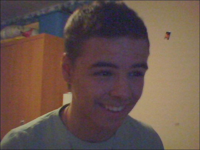 Kleiner Fettsack mit Brille :)